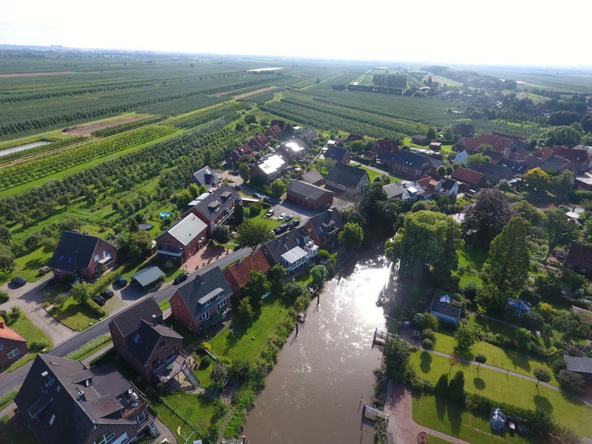 Deichkroenchen Ferienwohnung Altes Land Hamburg Jork Bagian luar foto